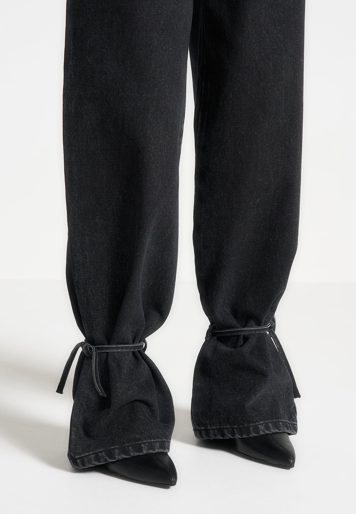 Faye - Wide Mid Rise Jeans with Tie Waist - Washed Black - Image 6