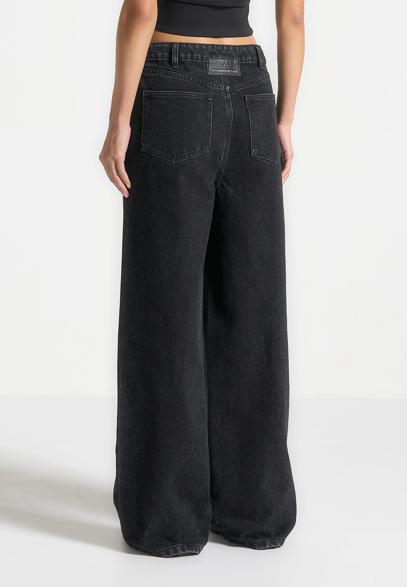 Faye - Wide Mid Rise Jeans with Tie Waist - Washed Black - Image 7