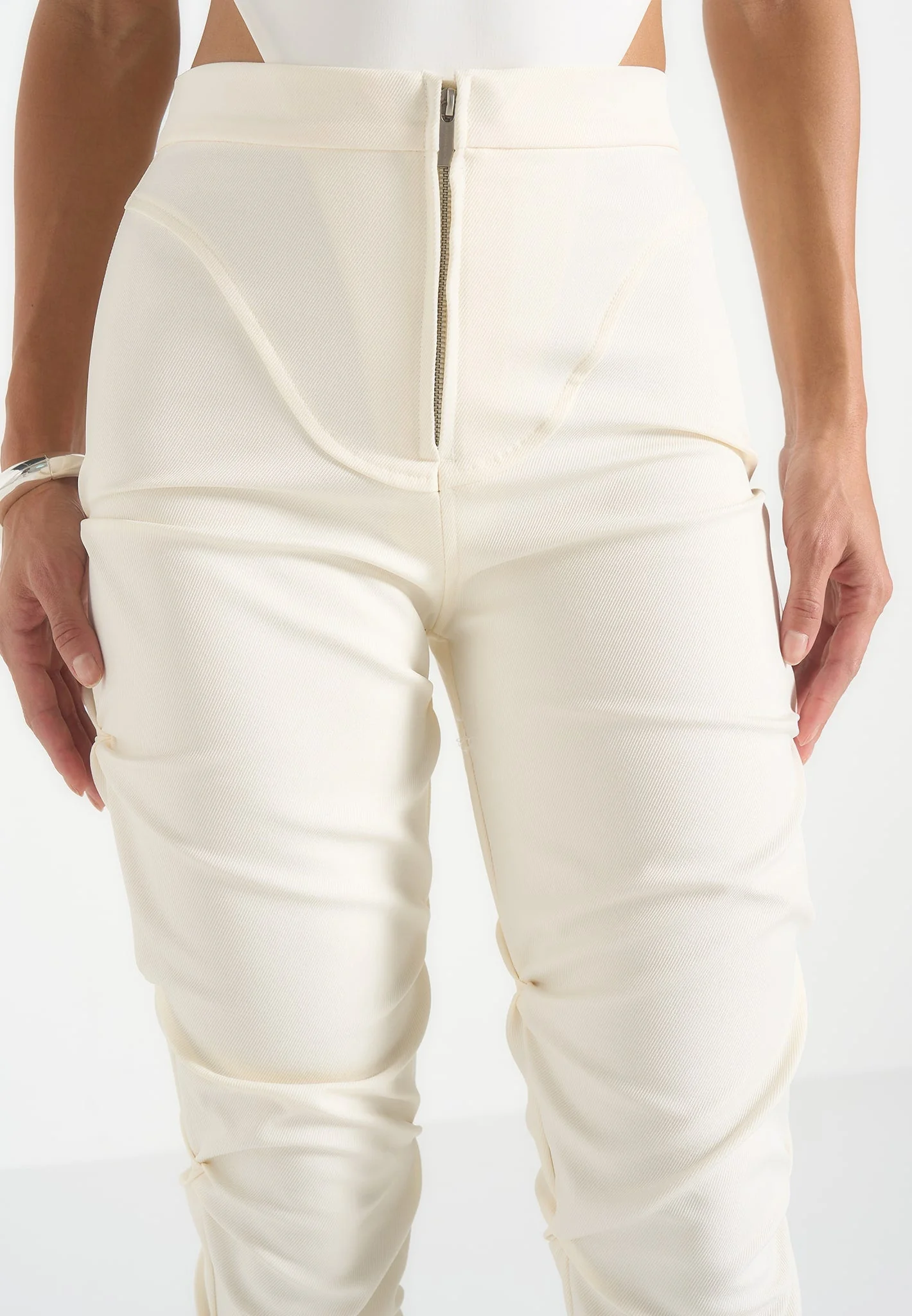 Caroline - Tacked Twill Fit & Flare Trousers - White - Image 3