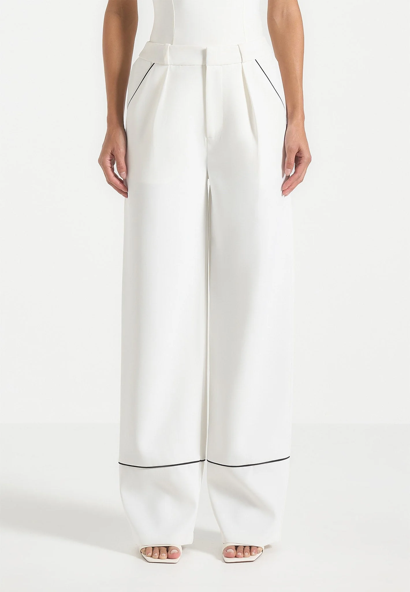 Mina - Contrast Piped Pleated Trousers - White/Black - Image 4