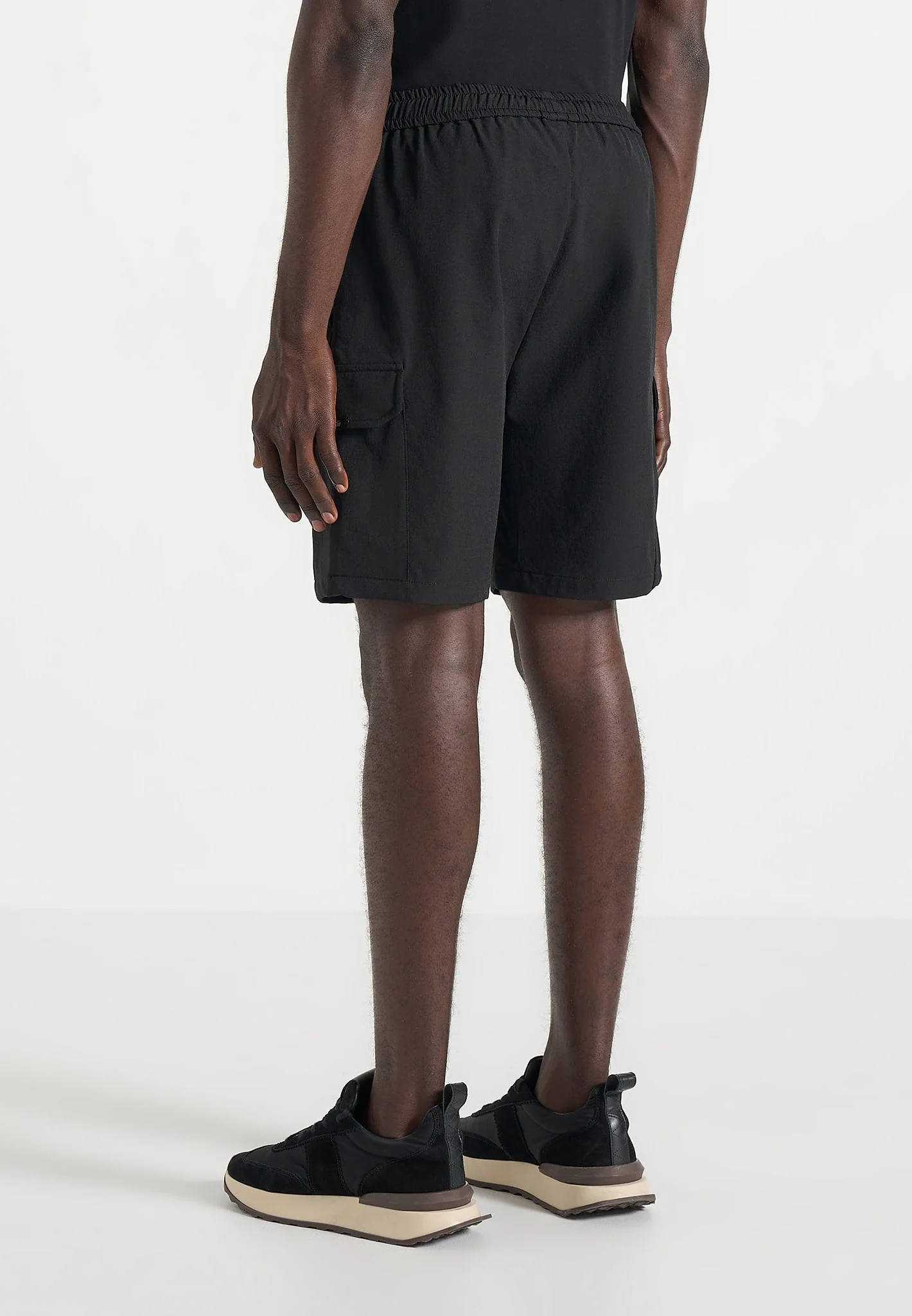 Dimitri - Technnical Cargo Shorts - Black - Image 4