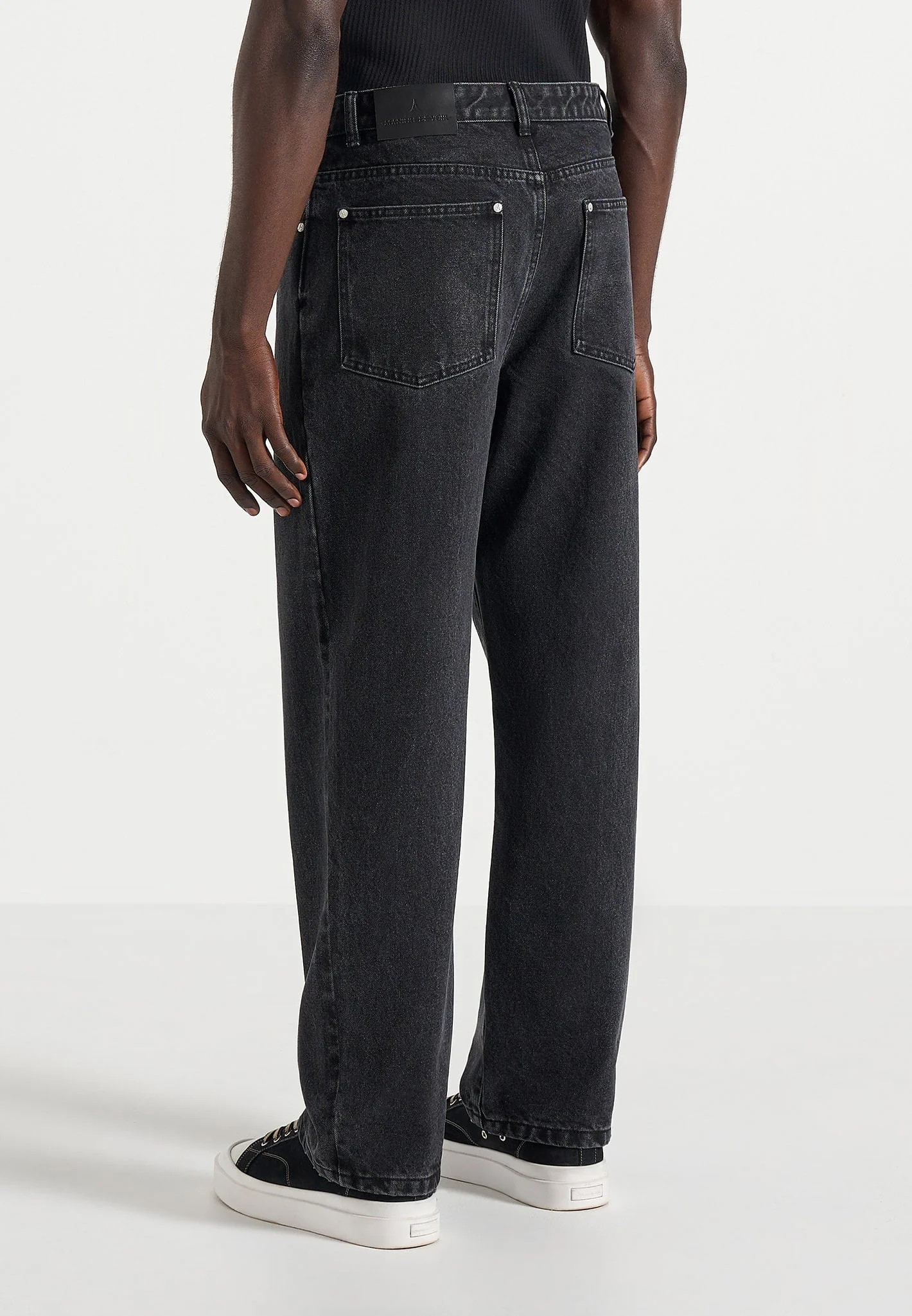 DN002 - Relaxed Fit Denim Jeans - Black - Image 4