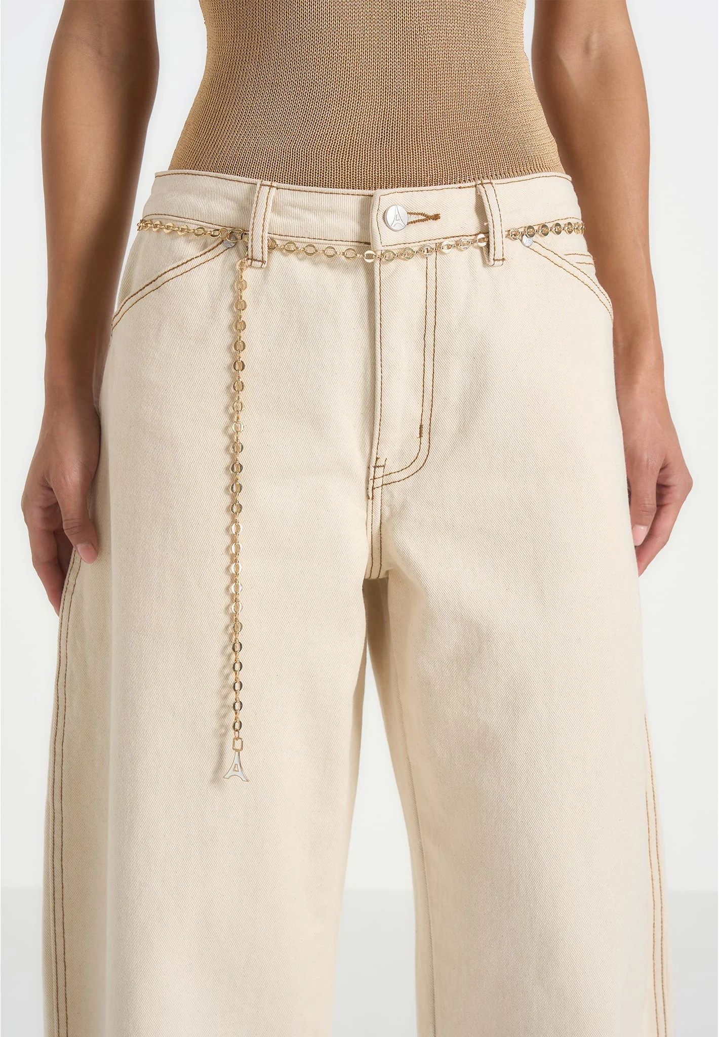 Enora - Hourglass Jean With Chain - Cream - Image 3