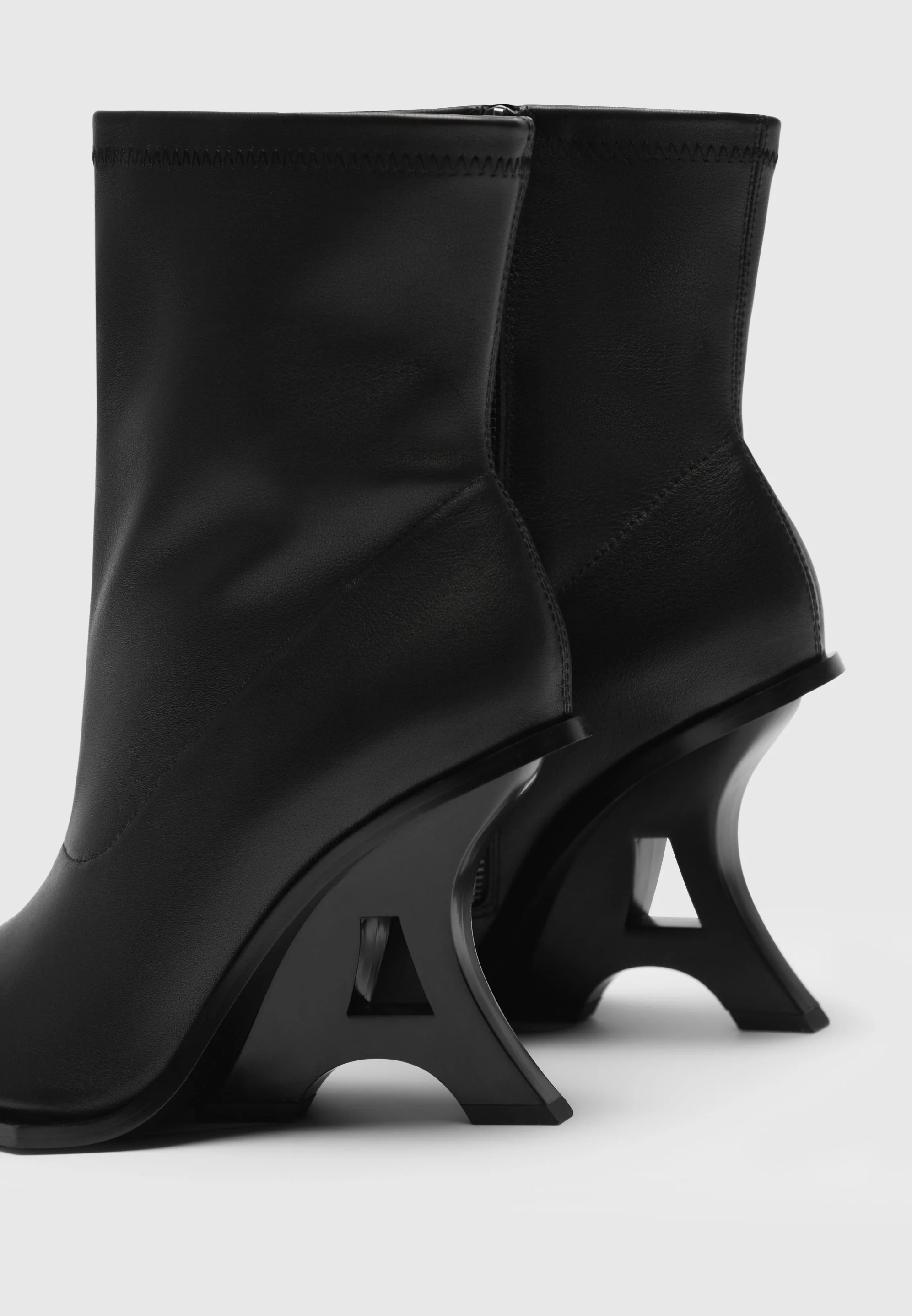 L‘Eiffel - Heeled Leather Boot - Midnight - Image 3