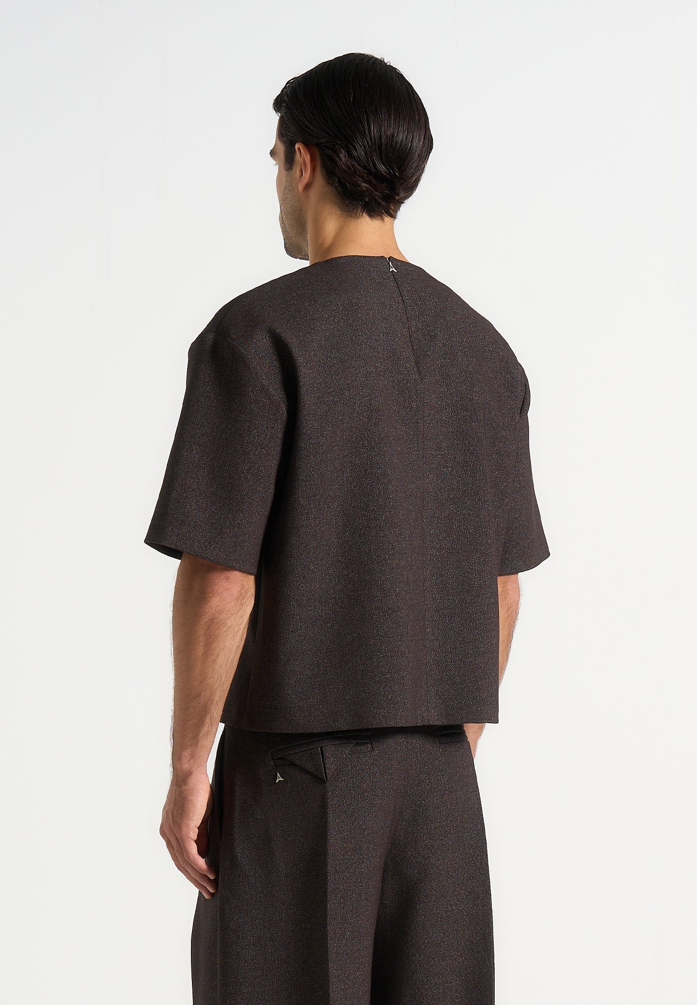 Leon - Boxy Cropped Hatched T-Shirt - Dark Brown - Image 3