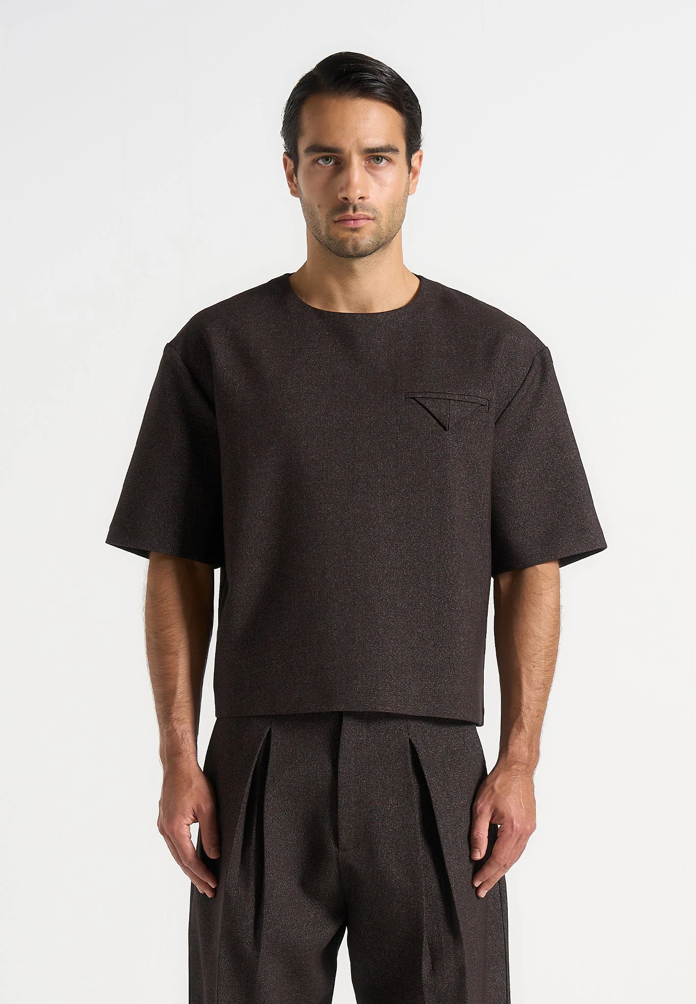 Leon - Boxy Cropped Hatched T-Shirt - Dark Brown - Image 4