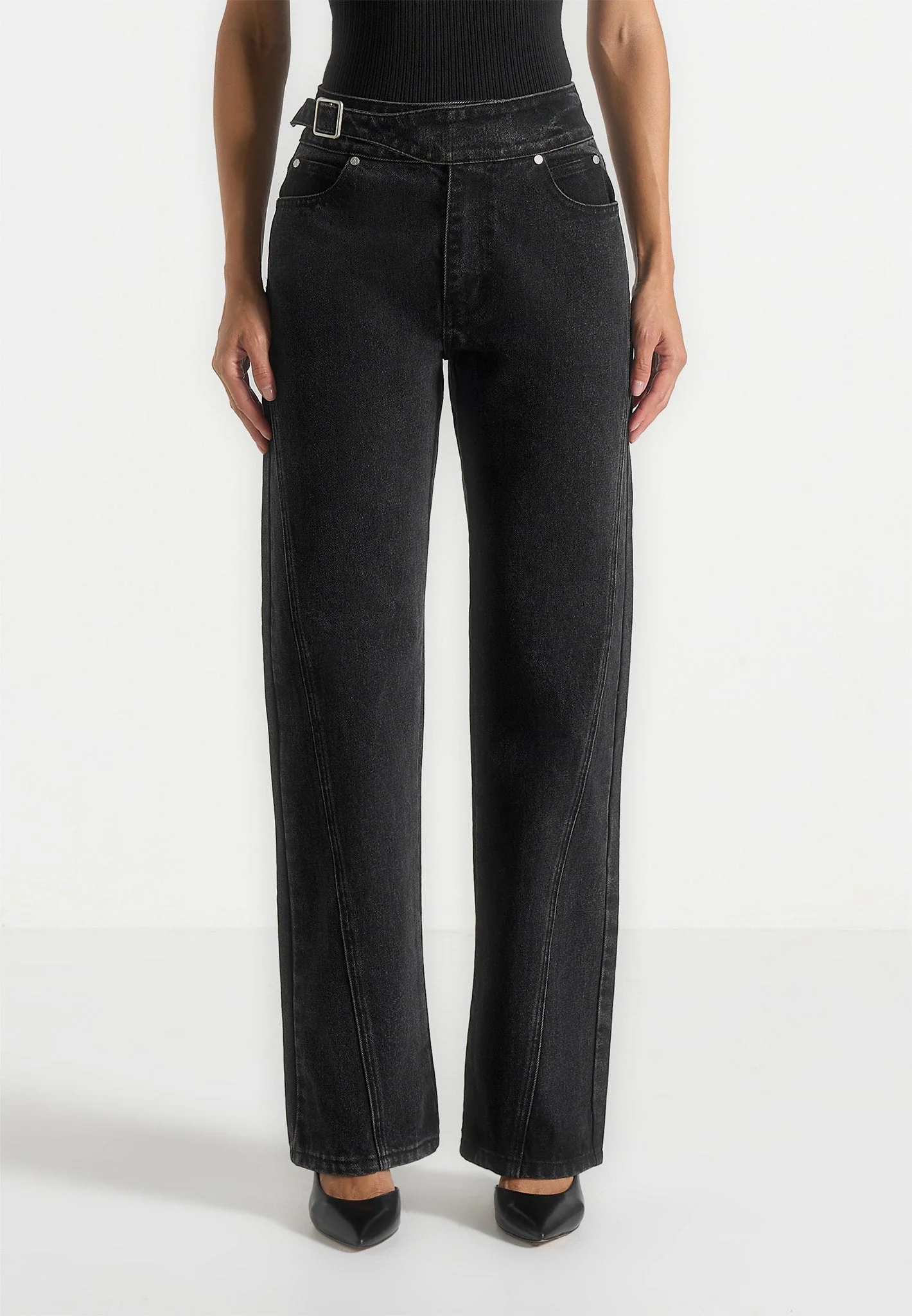 Loane - Twist Leg Boyfriend Jeans With Waist Adjuster - Washed Black - Image 4