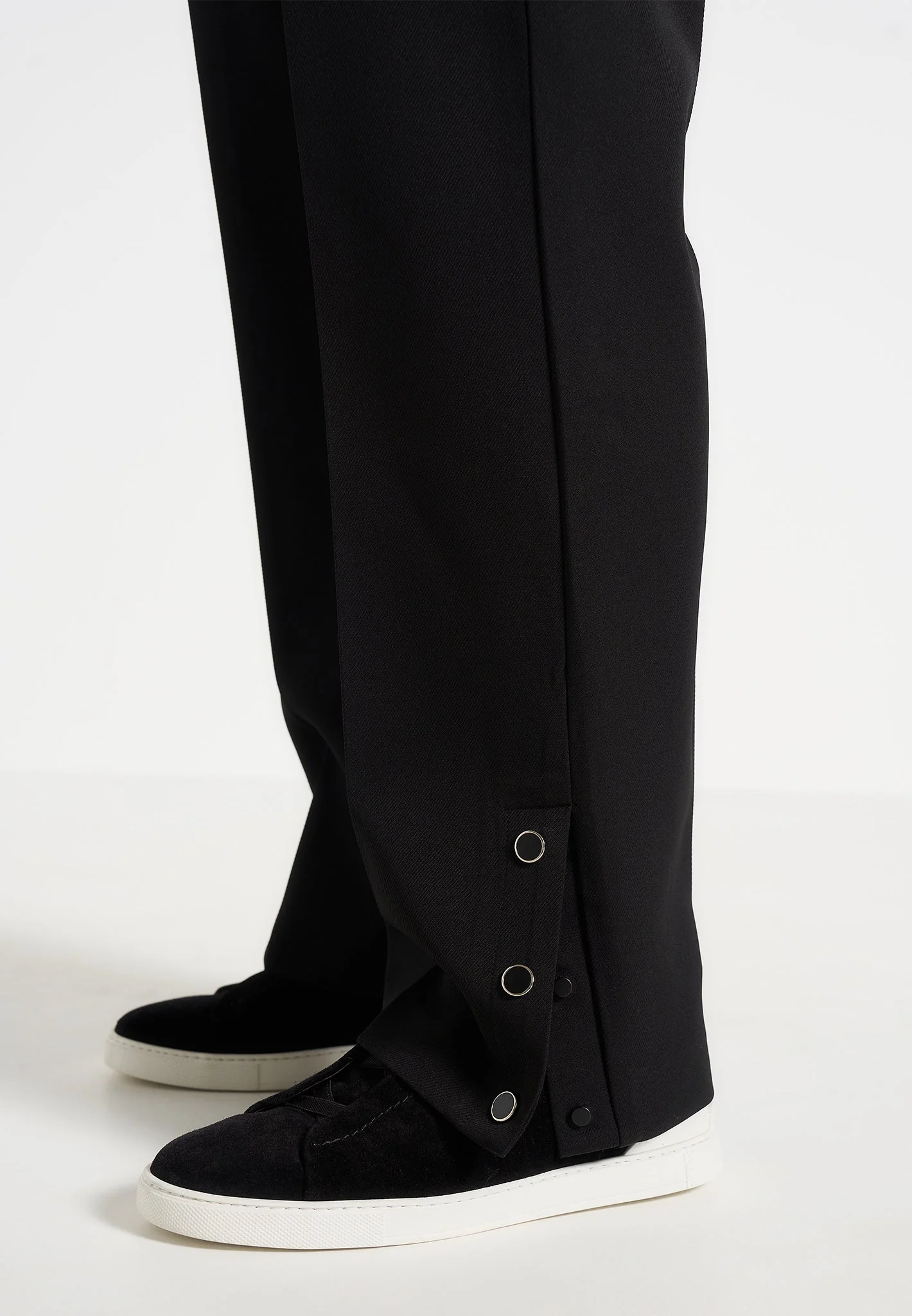 Boris - Relaxed Fit Tailored Button Cuff Trousers - Black - Image 3