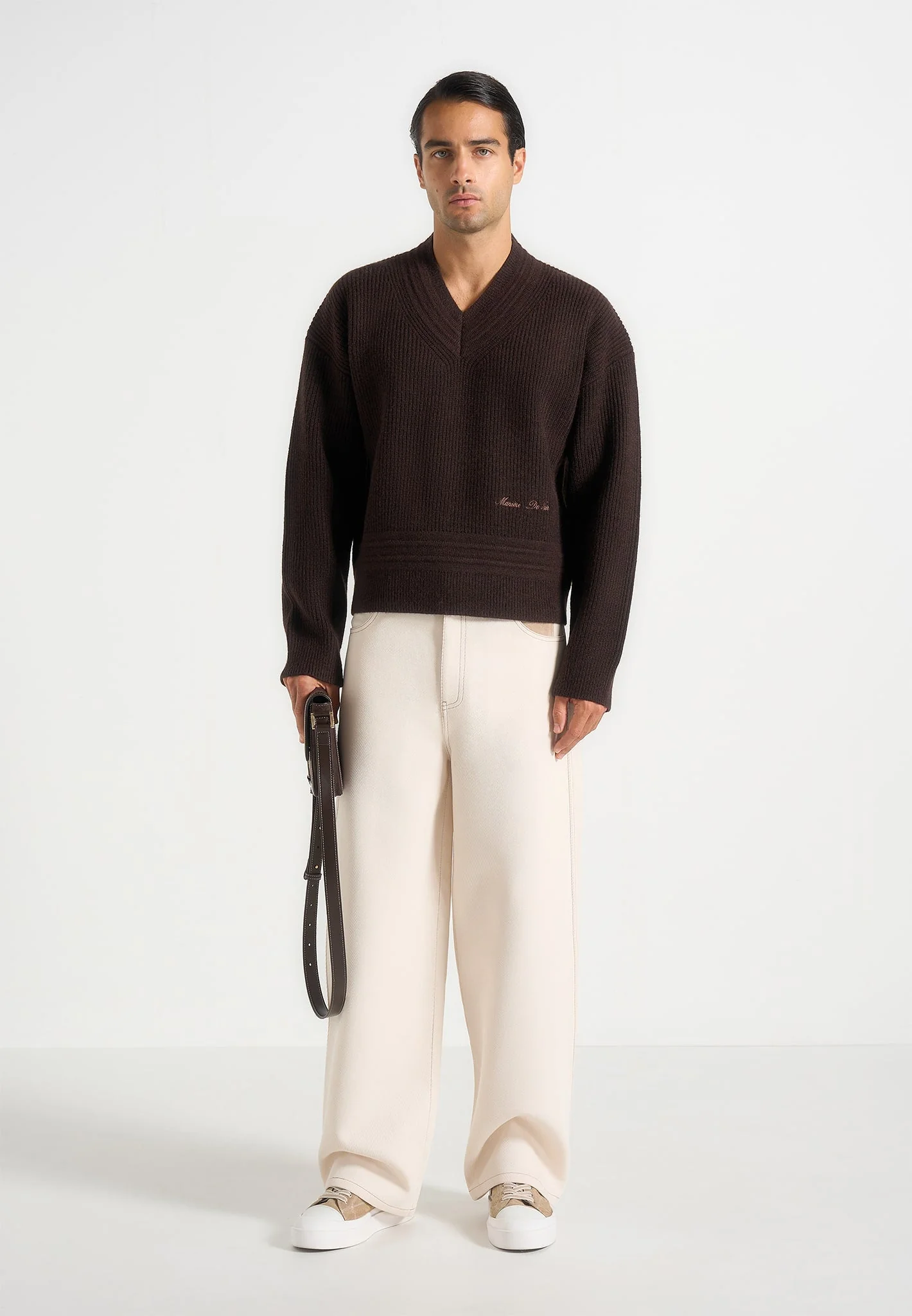 Remi - V-Neck Signature Knit Sweater - Brown