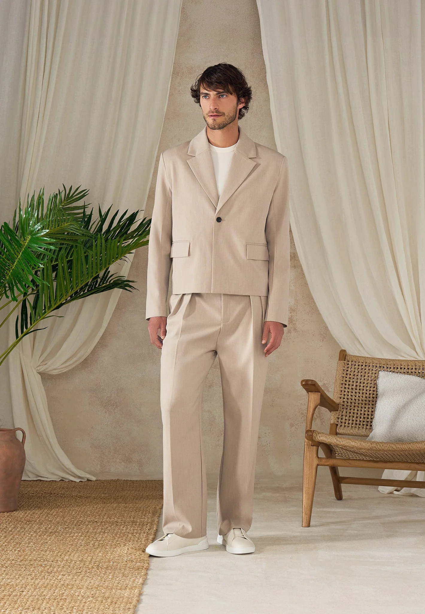 Silas - Tailored Cropped Blazer - Beige - Image 2