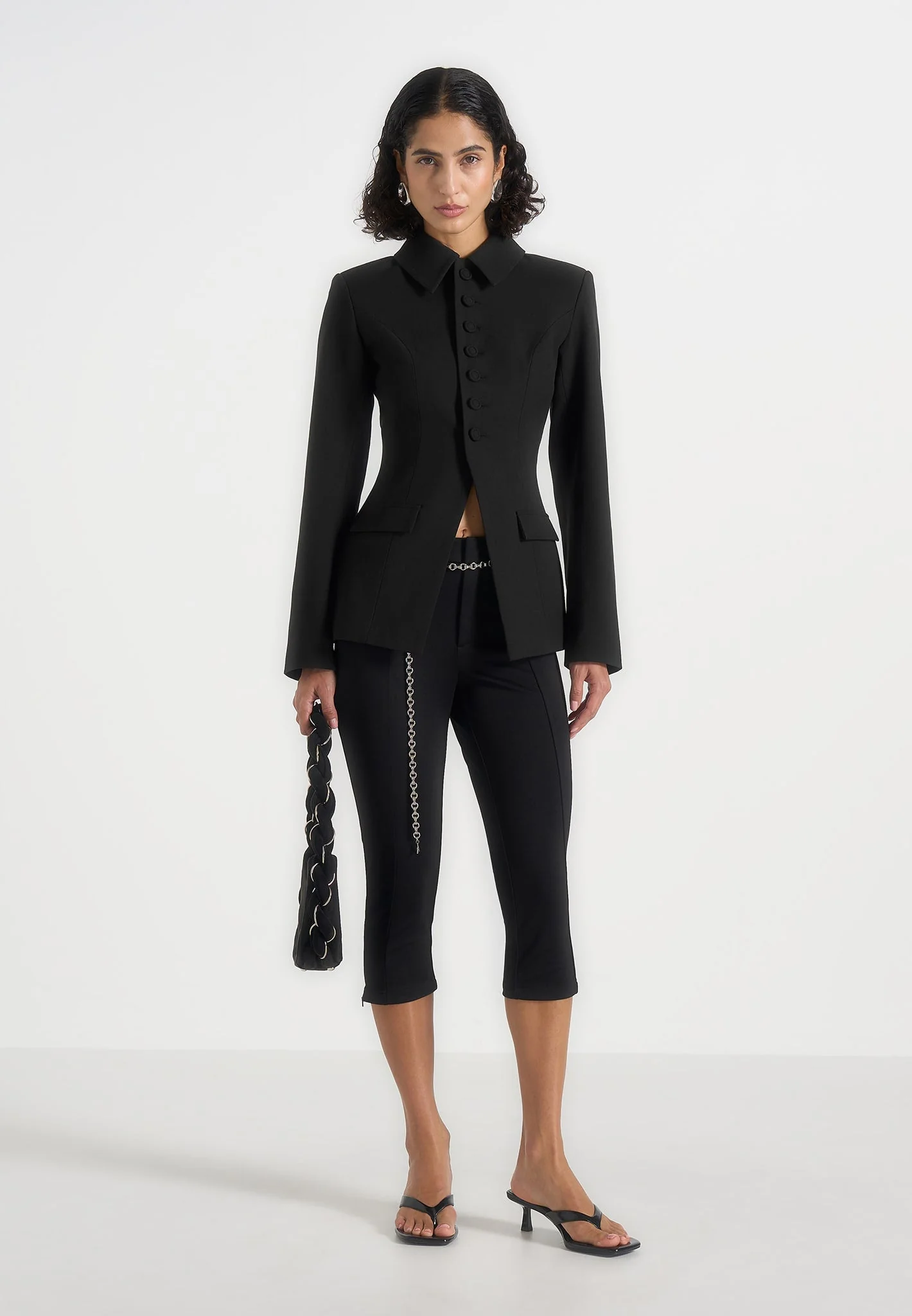 Una - Capri Leggings With Chain - Black - Image 2