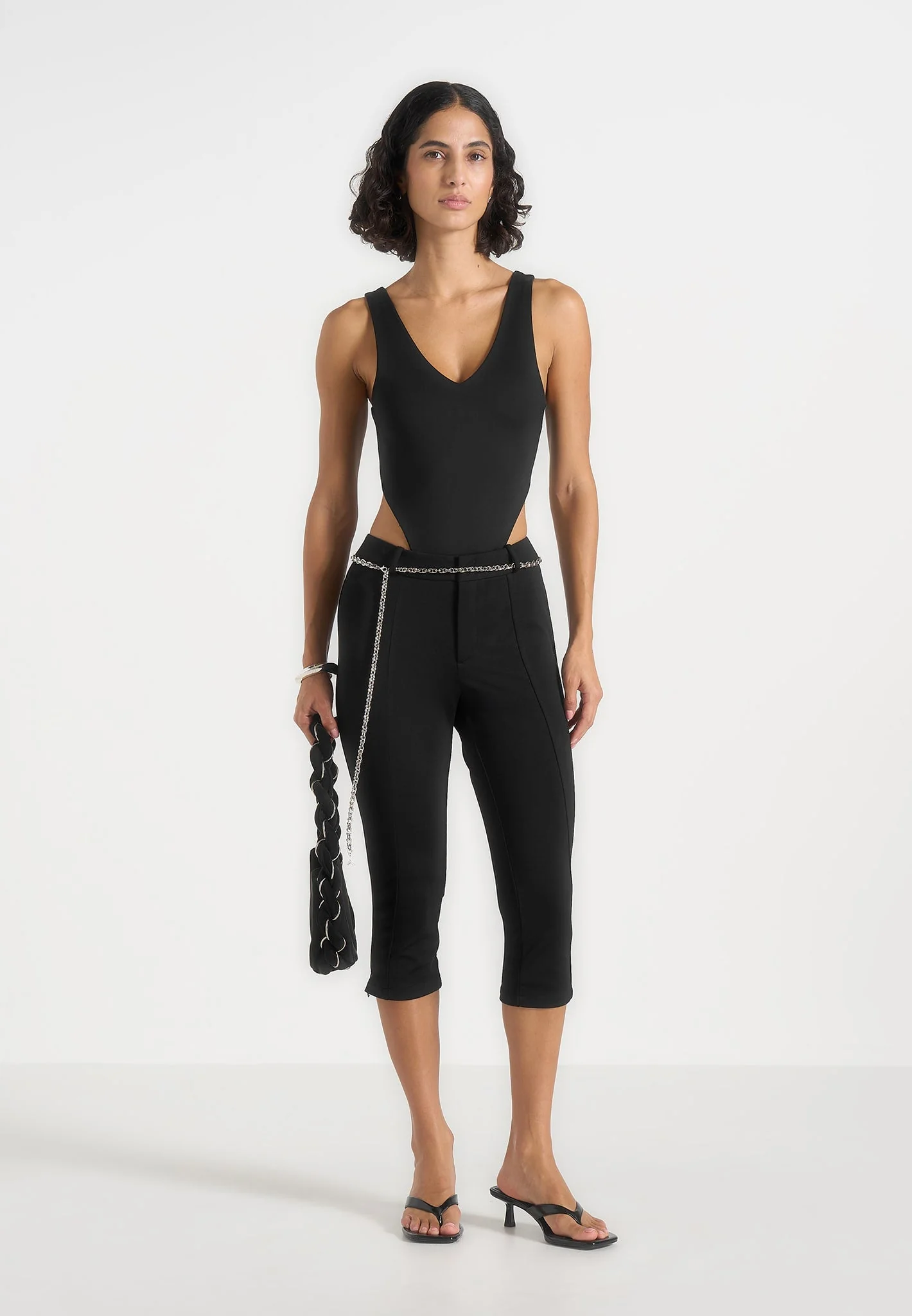 Una - Capri Leggings With Chain - Black - Image 3