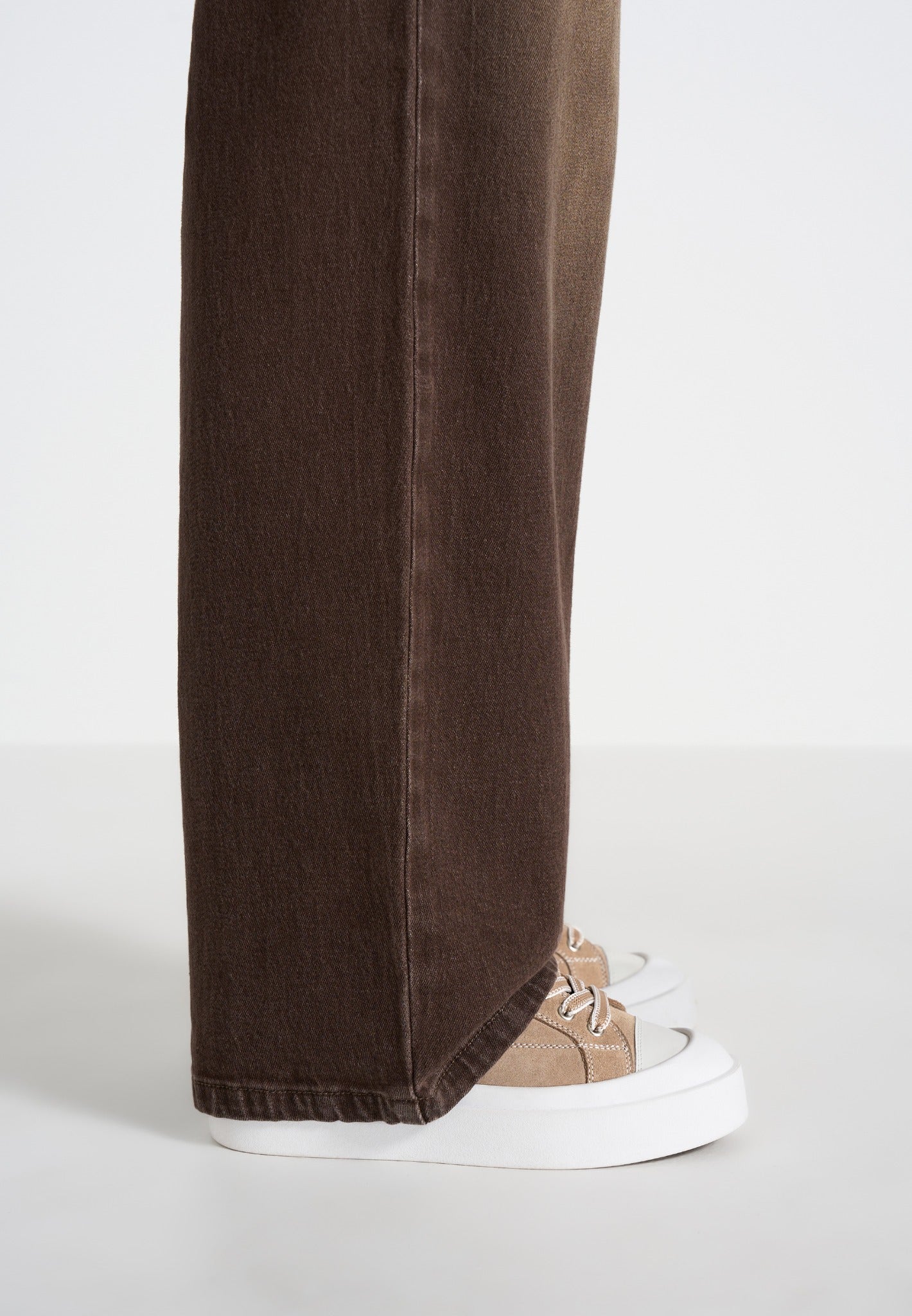 Women's Vienna - Suede Contrast Stitch Sneaker - Beige - Image 4