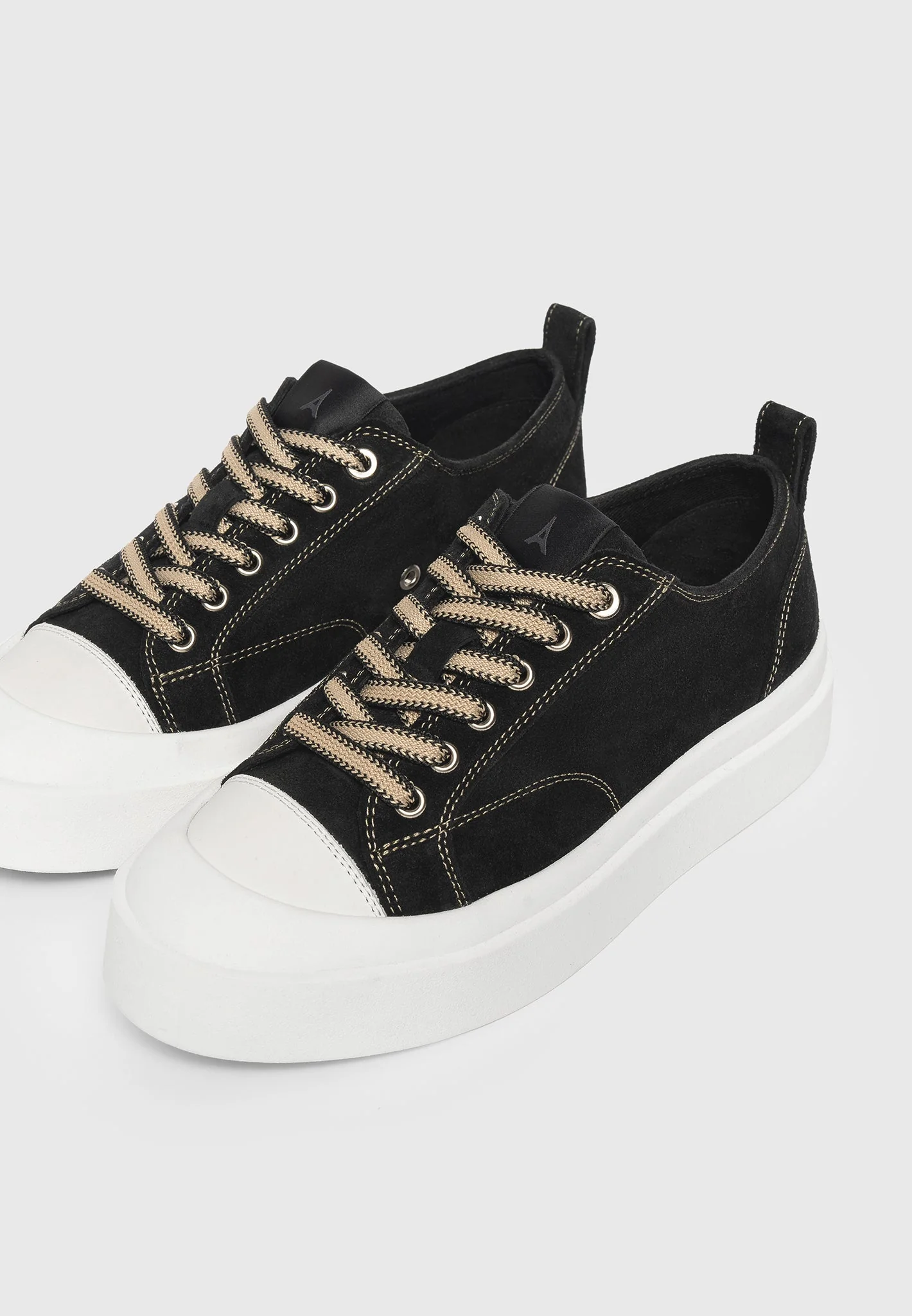 Women's Vienna - Suede Contrast Stitch Sneaker - Black - Image 3