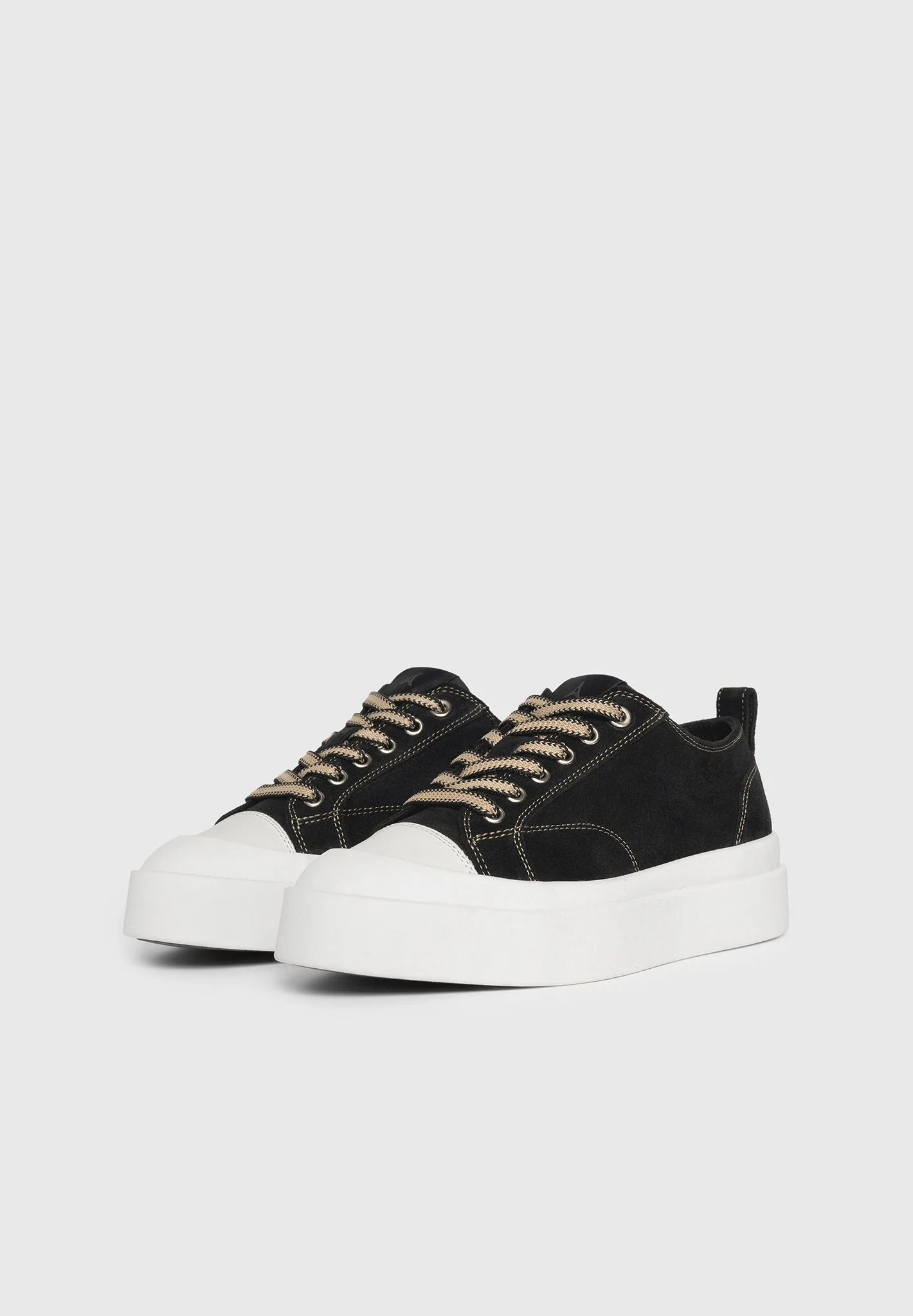 Women's Vienna - Suede Contrast Stitch Sneaker - Black - Image 7