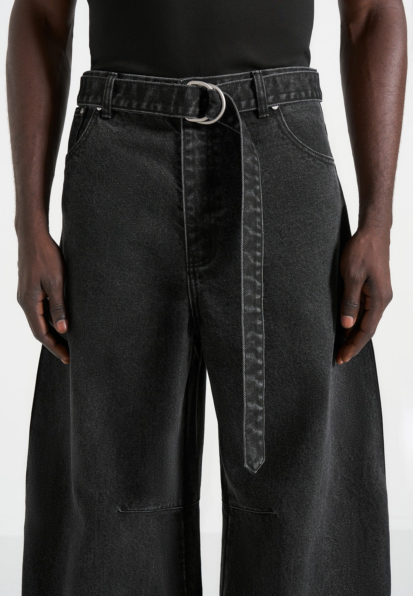 Xander - Barrel Leg Denim Jeans - Black - Image 3