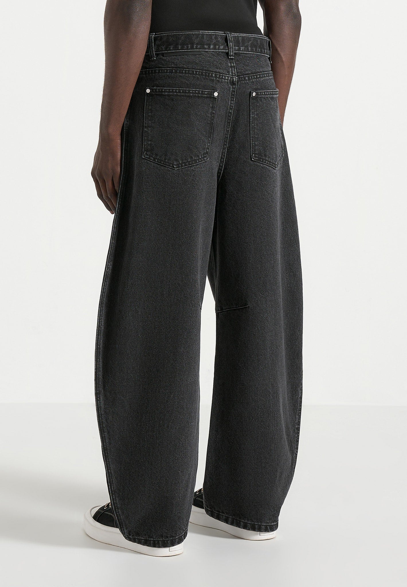 Xander - Barrel Leg Denim Jeans - Black - Image 5
